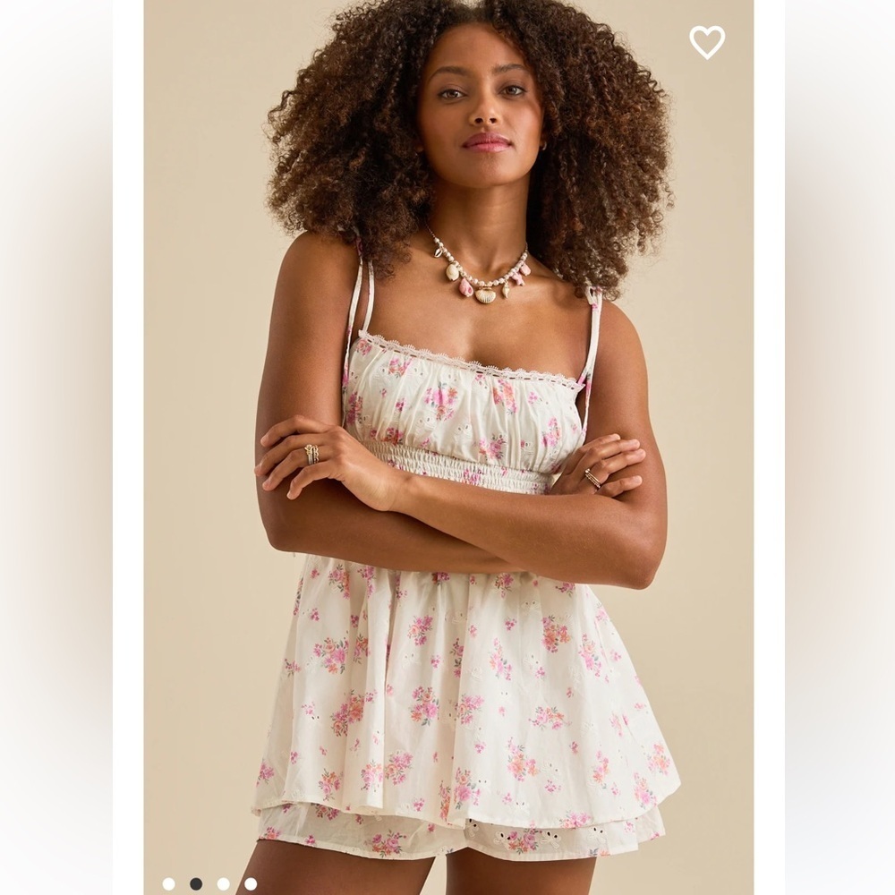 New with tags Altar’d State Serafina Floral Eyelet Romper - Picture 2 of 4